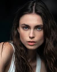 CHARLEEN WEISS